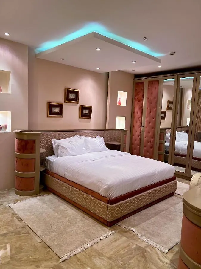 شقة ملكيه فاخرة مطله على البحر Jeddah 0*,